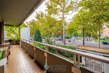 Foto Appartamento in Viale Giovanni Amendola 432, Modena di 166 m²