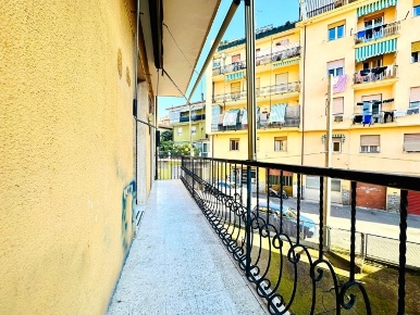 Foto Appartamento in Via IV Novembre, Imperia Castelvecchio di 107 m²