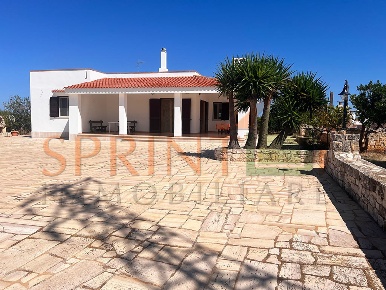 Foto Villa unifamiliare a Monopoli di 106 m² con 3 locali in vendita