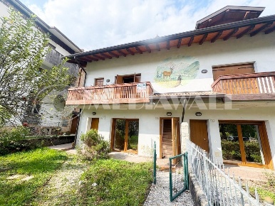 Foto Appartamento a Barcis Centro di 100 m² con 4 locali in vendita