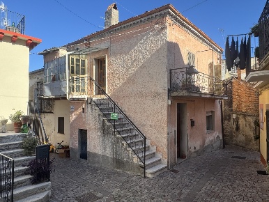 Foto Appartamento in Treglio (CH), Treglio Centro di 120 m² con 7 locali