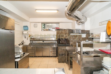 Foto Attività commerciale in Piazza Don Diego snc, Pedara Centro di 200 m²