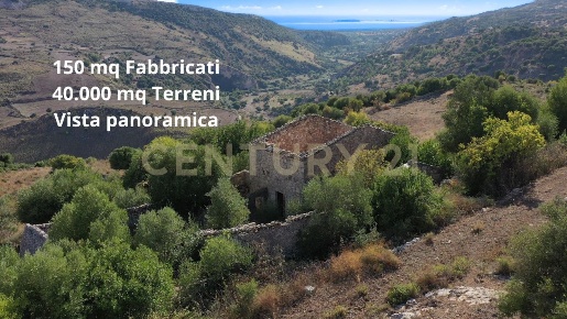 Foto Rustico in Via dei Tulipani 21, Ragusa Puntarazzi - Pozzillo di 150 m²