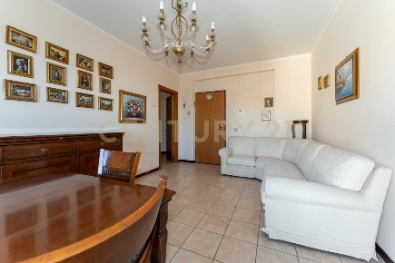 Foto Appartamento in Via Laudani 146, Pedara Centro di 93 m² con 3 locali
