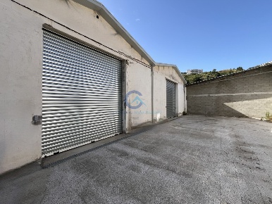 Foto Capannone industriale in Viale Lucrezia della Valle 59, Catanzaro Sala