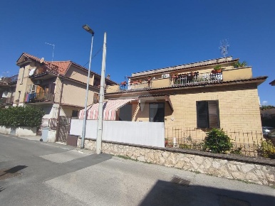Foto Appartamento in VIA BIXIO, Guidonia Montecelio di 50 m² con 3 locali