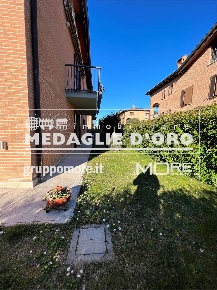 Foto Villa unifamiliare in Strada Ponte Alto Nord, Modena di 290 m²