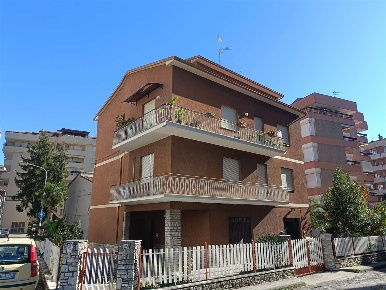 Foto Appartamento in via Cristofani 10, Perugia di 85 m² con 3 locali