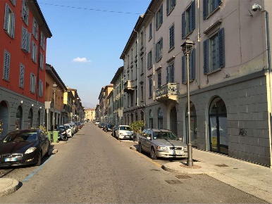 Foto Negozio in via Moroni 135, Bergamo Stazione di 86 m² con 3 locali
