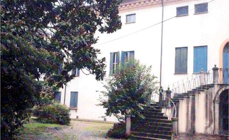 Foto Appartamento in Via provinciale, Gaiba Centro di 314 m² con 1 locali