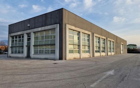 Foto Capannone industriale in Via dei Mestieri, Thiene di 2140 m²