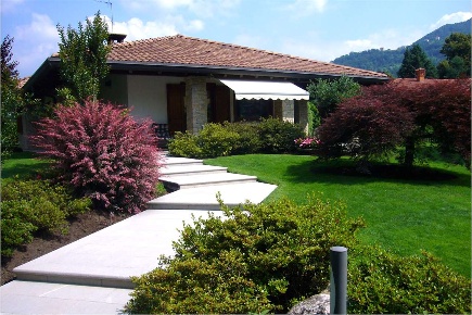 Foto Villa unifamiliare a Capizzone di 260 m² con 5 locali in vendita