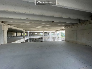 Foto Capannone industriale a Peschiera del Garda di 16000 m² in vendita