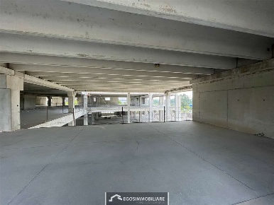 Foto Capannone industriale a Peschiera del Garda di 16000 m² in vendita