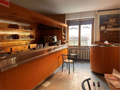 Foto Negozio in via marconi 3, Porto Ceresio di 250 m² con 7 locali