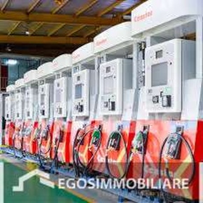 Foto Box a Desenzano del Garda di 4000 m² con 3 locali in vendita