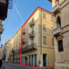 Foto Negozio in Corso Andrea Palladio, Vicenza Centro Storico di 764 m²