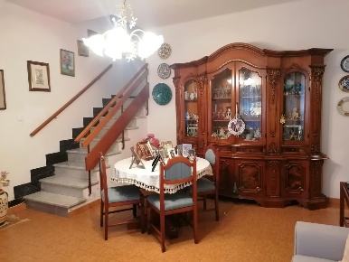 Foto Casa indipendente a Carrara Avenza di 90 m² con 4 locali in vendita