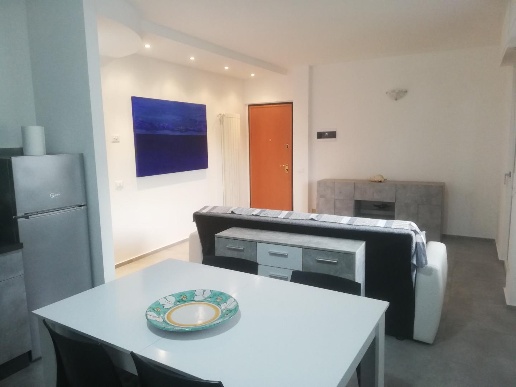 appartamento in vendita a Massa in zona Marina di Massa