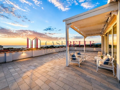 Foto Attico a Camaiore Lido di Camaiore di 75 m² con 3 locali in vendita