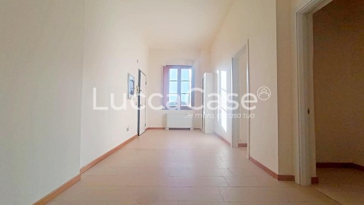 Foto Ufficio a Lucca Arancio di 115 m² con 4 locali in vendita