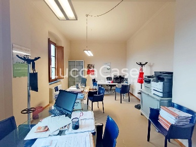 Foto Ufficio a Lucca Arancio di 115 m² con 4 locali in vendita