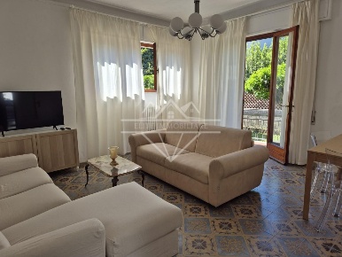 Foto Appartamento a Carrara Marina di Carrara di 70 m² con 4 locali