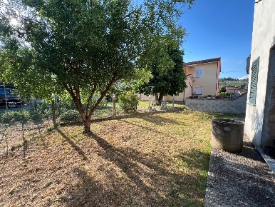 Foto Villa unifamiliare a Buti Cascine La Croce di 150 m² con 6 locali