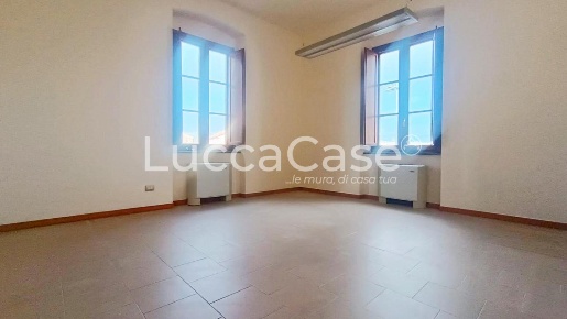 Foto Ufficio a Lucca Arancio di 115 m² con 3 locali in affitto
