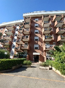 Foto Appartamento in via giulio petroni 99a, Bari Poggiofranco di 122 m²