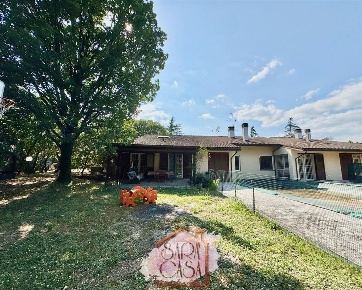 Foto Casa indipendente a Castel San Pietro Terme Picchio di 372 m²