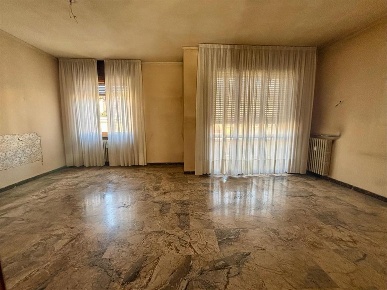 Foto Appartamento a Mantova Centro di 240 m² con 11 locali in vendita
