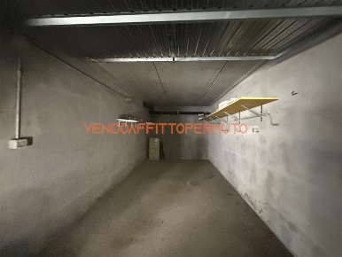 Foto Box in VIA FALCONE, Calcinate di 18 m² con 1 locali in vendita