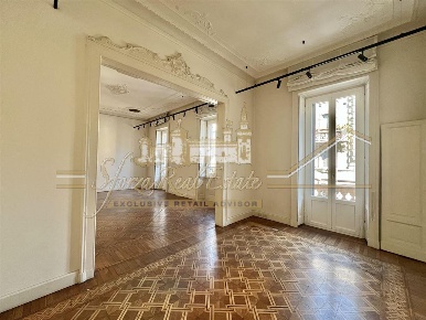 Foto Ufficio in Via Spartaco, Milano Montenero di 282 m² con 9 locali