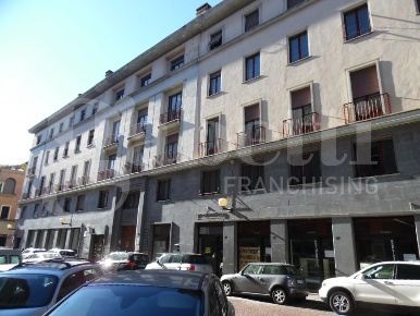 Foto Negozio in Via Losana 13, Biella Centro Storico di 50 m² con 1 locali