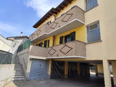 Foto Appartamento in Via Mazzini 14, Castiglione d'Adda Centro di 97 m²