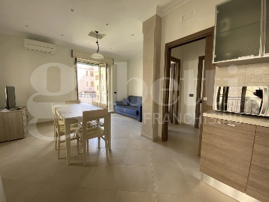 Foto Appartamento in Via Mamurra 45, Formia Centro di 92 m² con 3 locali