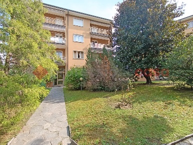 Foto Appartamento in 2 Giugno, Arona Centro di 108 m² con 3 locali