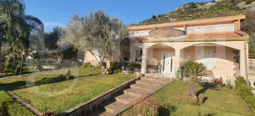 Foto Villa singola in Antimo Graziano, Bellona Centro di 433 m² in vendita