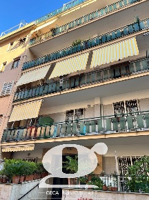Foto Appartamento in Mario de Ciccio, Napoli Vomero di 129 m² con 5 locali