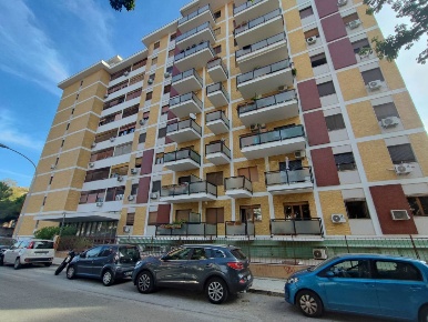 Foto Box in Via Delle Madonie 13, Palermo De Gasperi - Croce Rossa di 16 m²