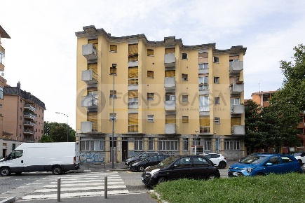Foto Appartamento in Via Inganni, Milano Giambellino di 70 m² con 2 locali