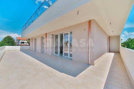 Foto Appartamento in Via Gramsci, Trezzano Rosa di 147 m² con 4 locali