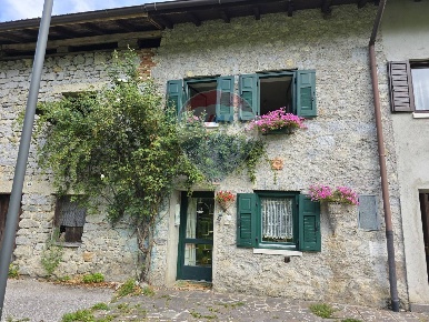 Foto Case semi ndipendenti in Loc. Pradellano, Pieve Tesino di 129 m²