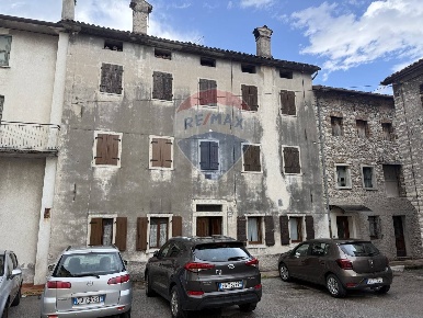 Foto Appartamento in Via Fortogna, Longarone Fortogna di 130 m² in vendita