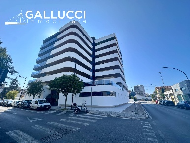 Foto Appartamento in Via Bardet, Pescara Porta Nuova di 103 m² con 3 locali