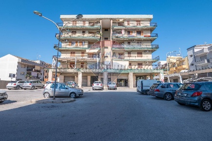 Foto Appartamento in Via P.S. Mattarella, Floridia di 117 m² con 6 locali