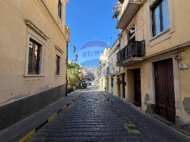 Foto Case semi ndipendenti in Piazza Umberto I, Motta Sant'Anastasia