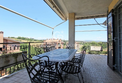 Foto Appartamento in Via Silla, Roma La Giustiniana di 110 m² con 4 locali