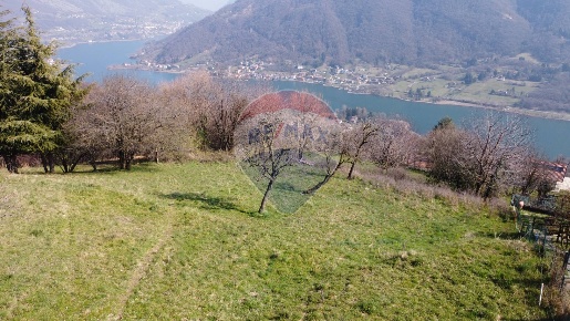 Foto Terreno residenziale a Bianzano di 1700 m² in vendita